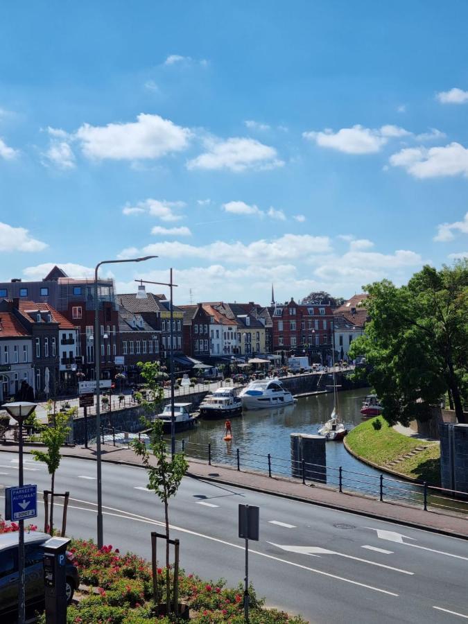 Modern Studio & Apartment Roermond Bagian luar foto
