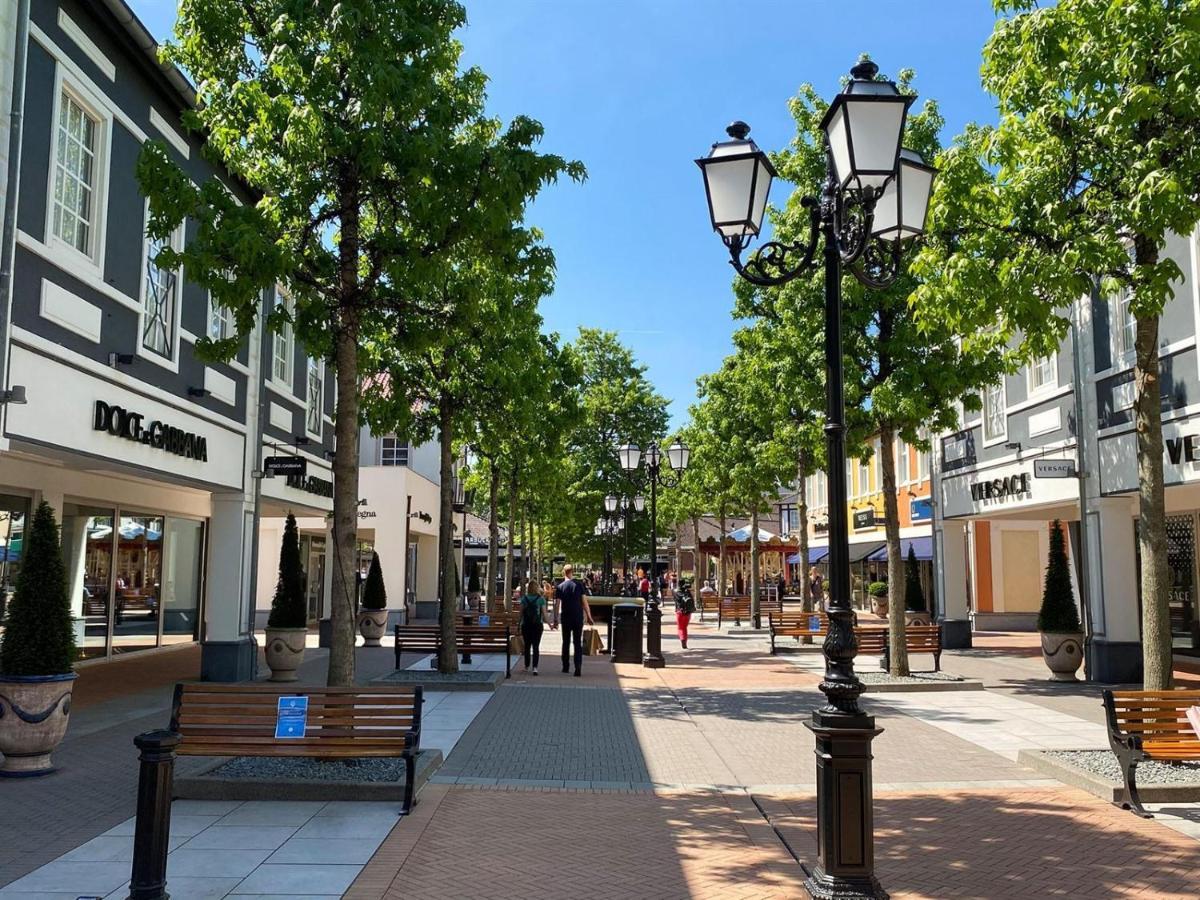 Modern Studio & Apartment Roermond Bagian luar foto